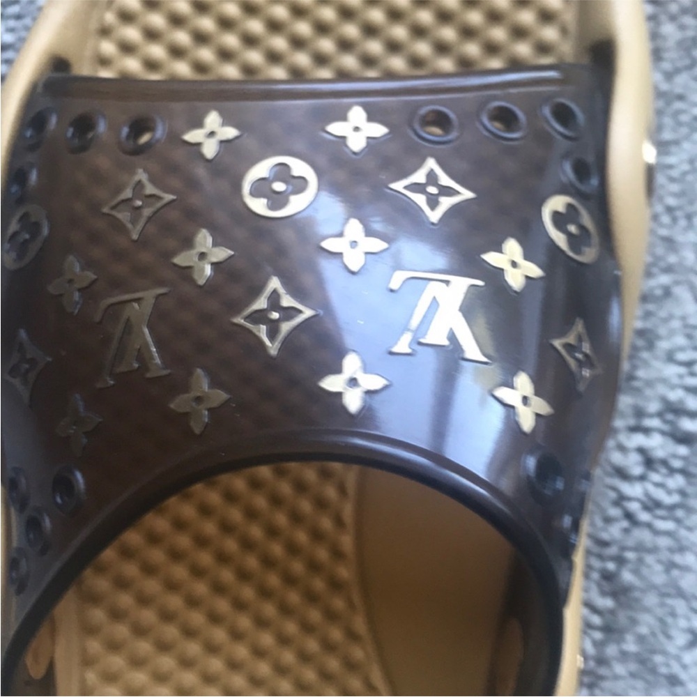 Louis Vuitton Slides - Picture 3 of 7